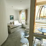 Sea View & Bruno Ουμάγκ